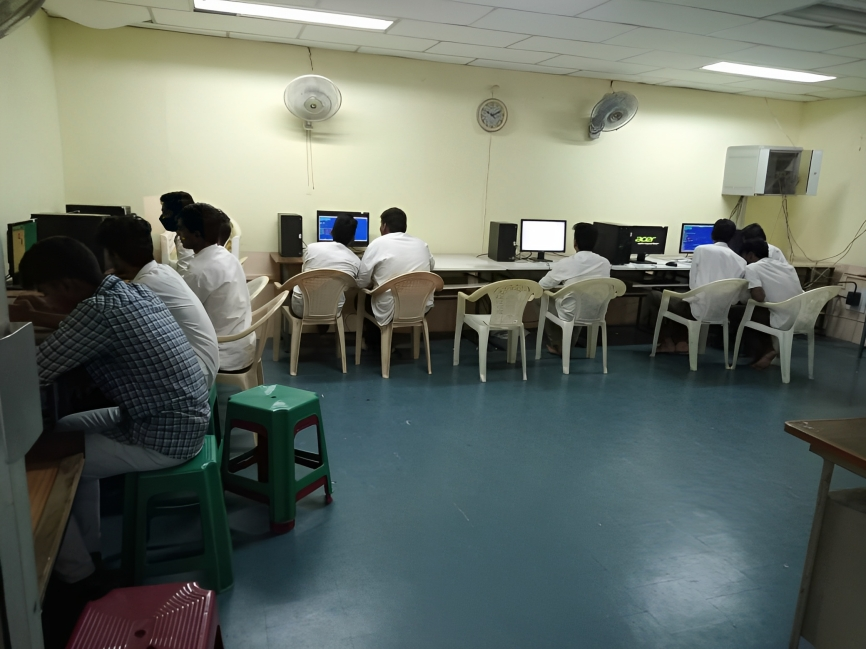 COMPUTER CENTER LAB
